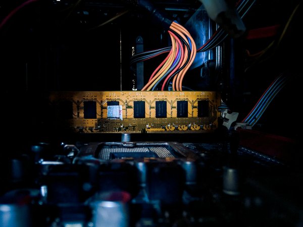 Quels outils de marketing digital recommanderiez-vous pour une entreprise de services de nettoyage industriel?